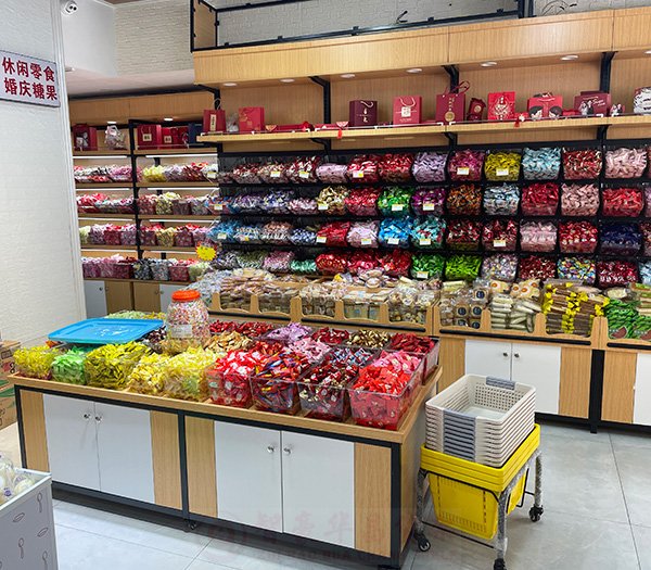 成都連鎖瓜子店零食貨架定做案例
